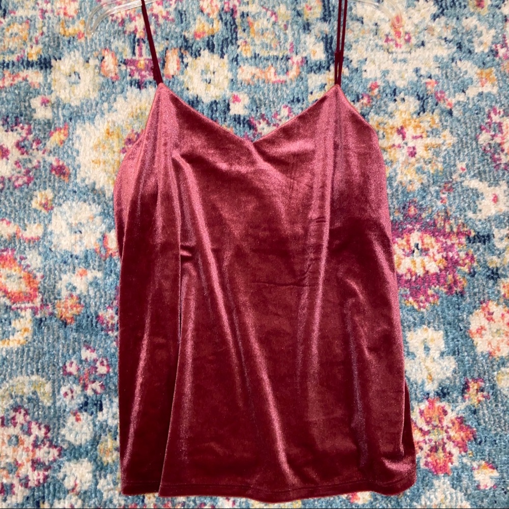 W FREE GIFT- Velvet Burgundy Tank 🧸